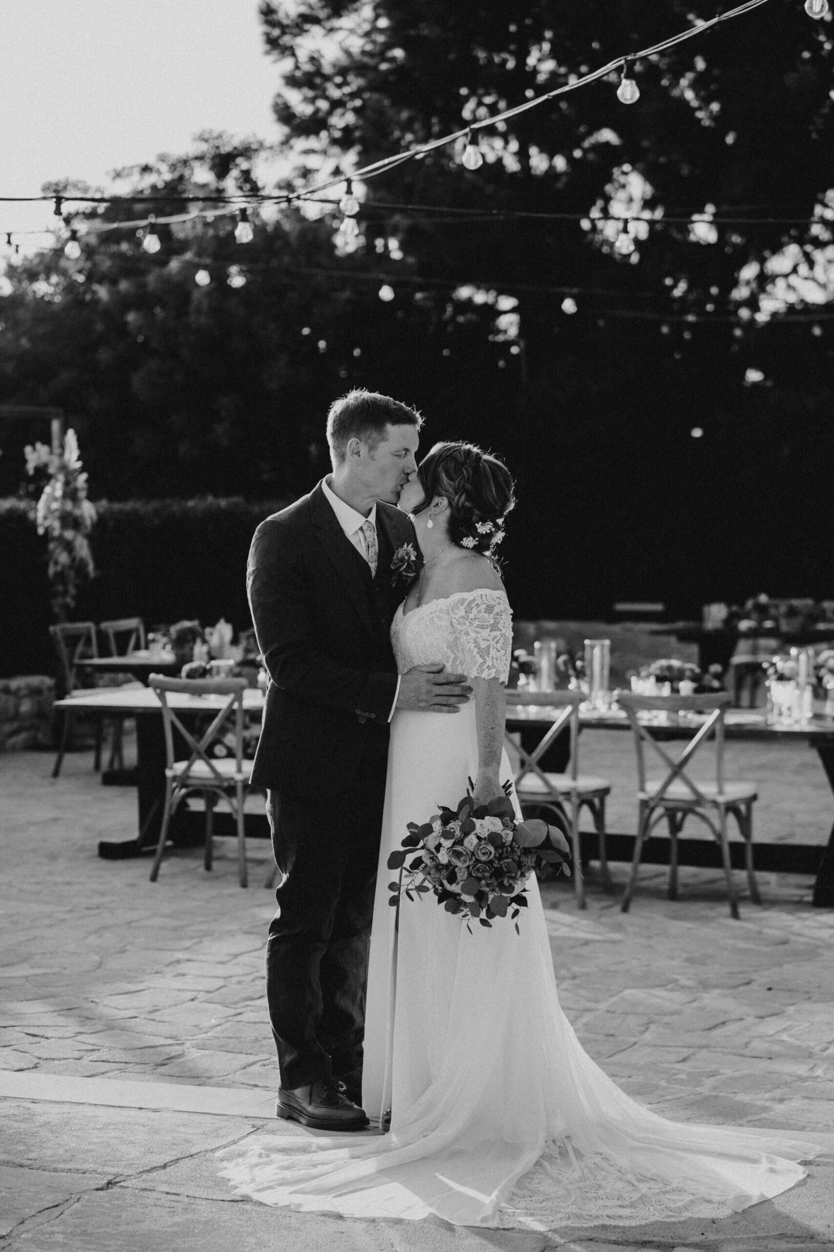 Danielle&Duncan-SneakPeek-KellyPhoto-16 Love Spell Design DanielleDuncan SneakPeek KellyPhoto 16 scaled Love Spell Design